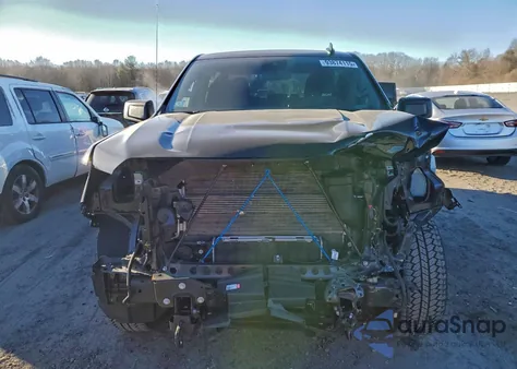 2024 GMC Sierra K1500 Elevation z USA, uszkodzony, nr VIN 3GTUUCE81RG304498